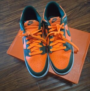 Dunk Low Retro Miami Hurricanes Sneakers